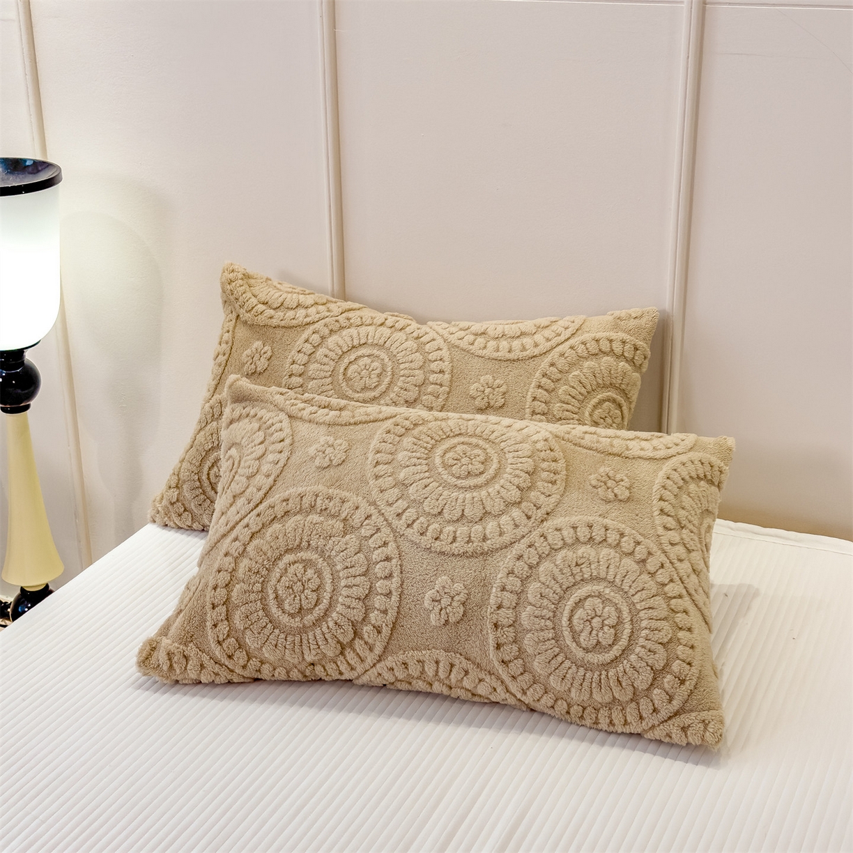 91家纺网 家纺一手货源 找家纺 乐家欣 2025新款A类花朵塔芙绒毛毯 花朵-米驼