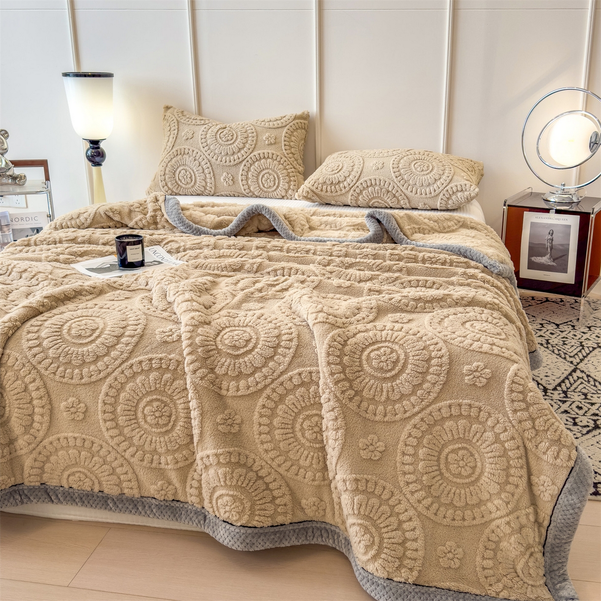 91家纺网 家纺一手货源 找家纺 乐家欣 2025新款A类花朵塔芙绒毛毯 花朵-米驼