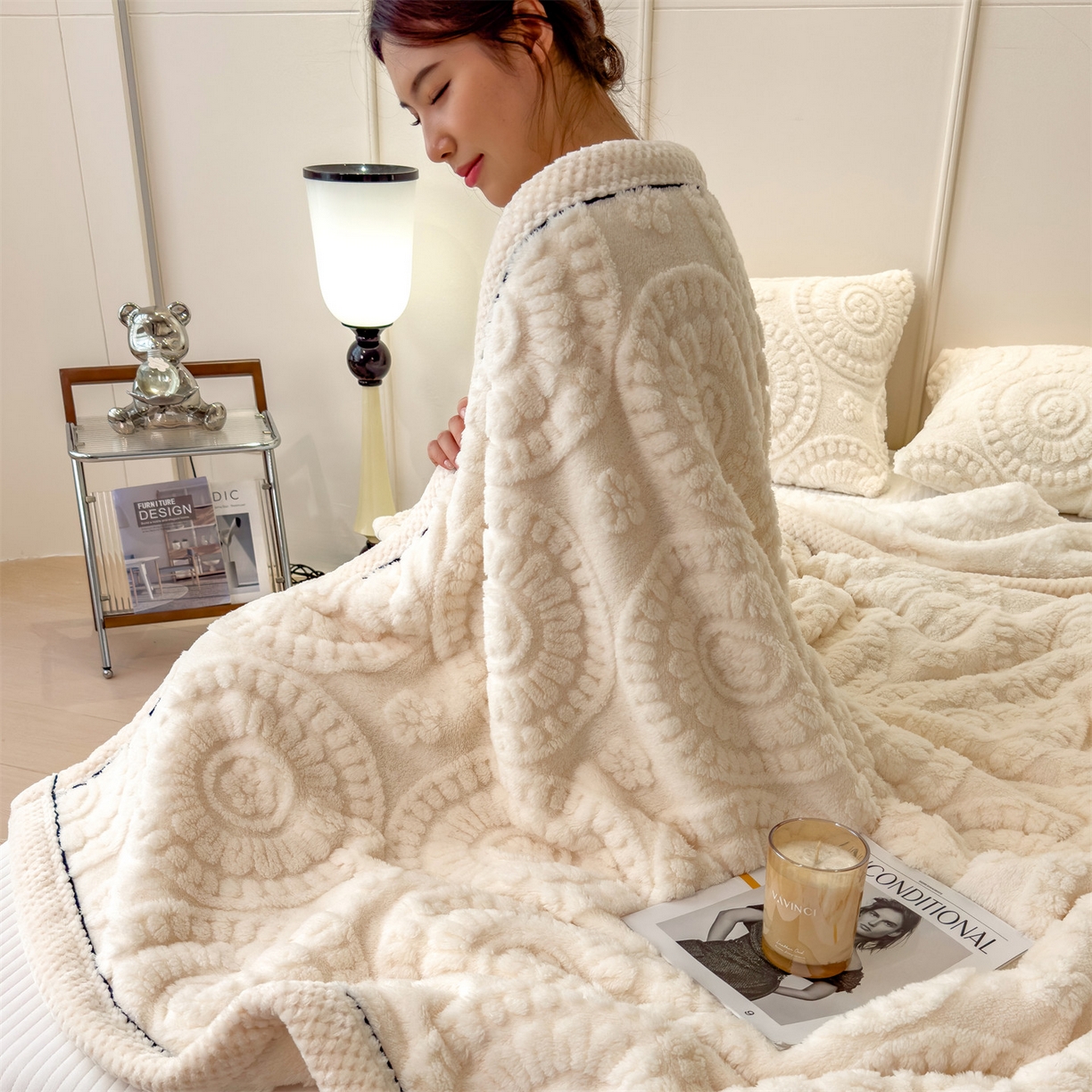 91家纺网 家纺一手货源 找家纺 乐家欣 2025新款A类花朵塔芙绒毛毯 花朵-奶白