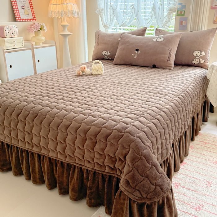 91家纺网 家纺一手货源 找家纺 金盛皇朝家纺 2025新款高克重印花牛奶绒床单床盖单件三件四件套 波点蝴蝶