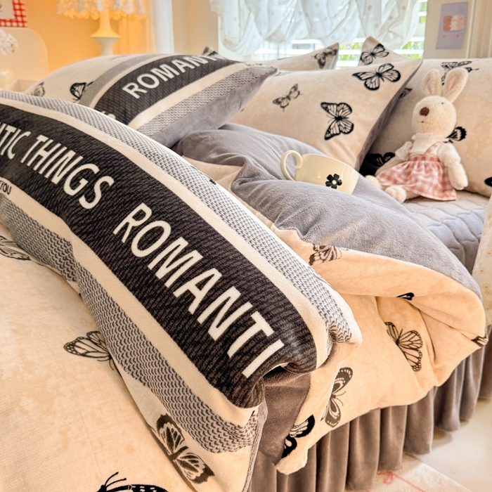 91家纺网 家纺一手货源 找家纺 金盛皇朝家纺 2025新款高克重印花牛奶绒床单床盖单件三件四件套 蝶蝶翩翩