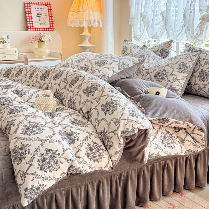 91家纺网 家纺一手货源 找家纺 金盛皇朝家纺 2025新款高克重印花牛奶绒床单床盖单件三件四件套 花屿慢行