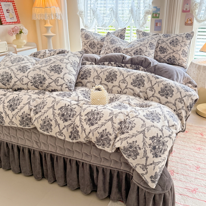 91家纺网 家纺一手货源 找家纺 金盛皇朝家纺 2025新款高克重印花牛奶绒床单床盖单件三件四件套 花屿慢行