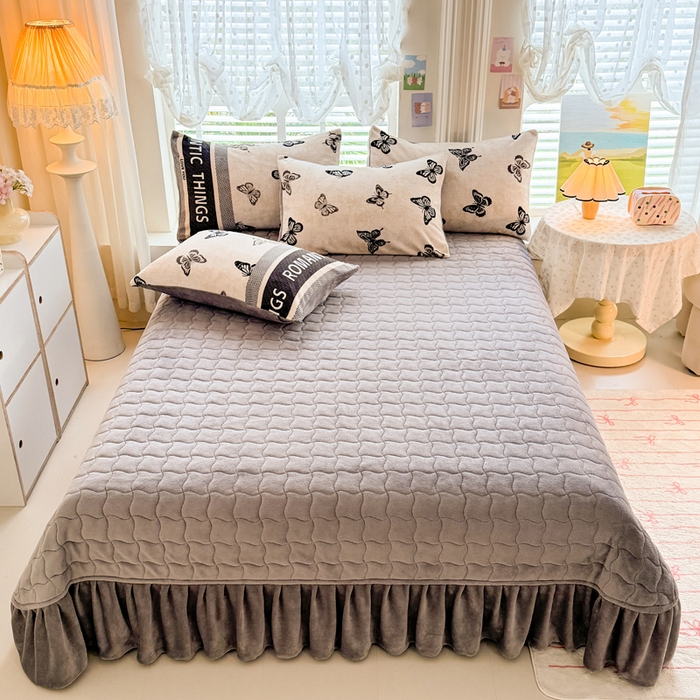 91家纺网 家纺一手货源 找家纺 金盛皇朝家纺 2025新款高克重印花牛奶绒床单床盖单件三件四件套 蝶蝶翩翩