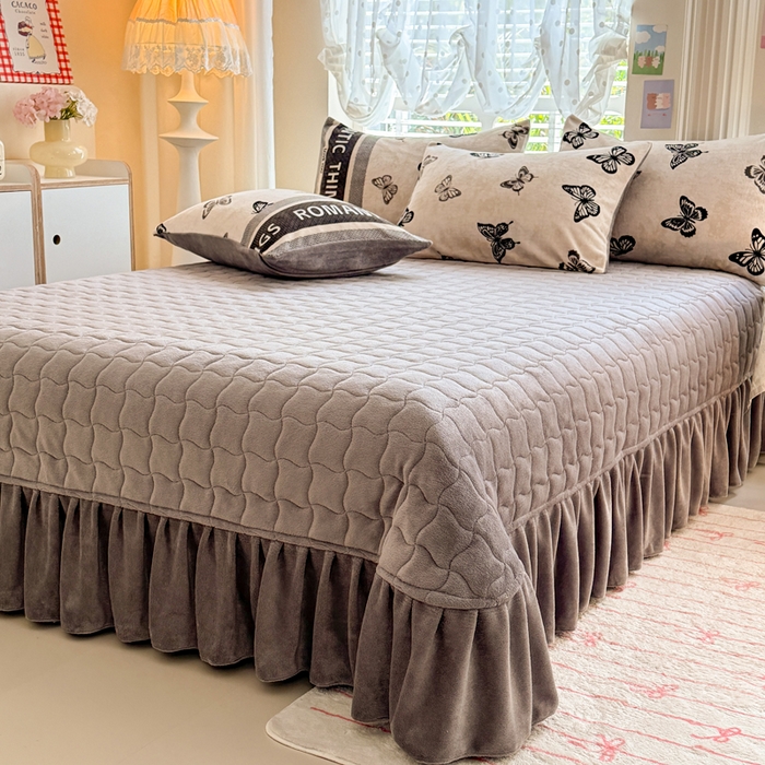 91家纺网 家纺一手货源 找家纺 金盛皇朝家纺 2025新款高克重印花牛奶绒床单床盖单件三件四件套 蝶蝶翩翩