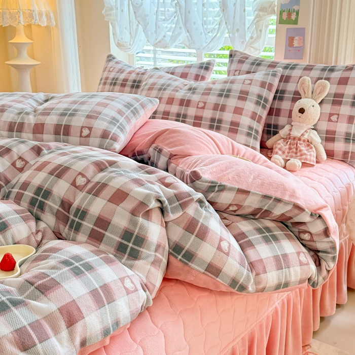 91家纺网 家纺一手货源 找家纺 金盛皇朝家纺 2025新款高克重印花牛奶绒床单床盖单件三件四件套 爱心满满