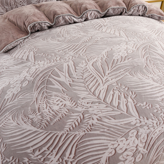 91家纺网 家纺一手货源 找家纺 沐妍家纺 2025新款8斤加厚保暖金貂绒牛奶绒印花四件套 罗马生活