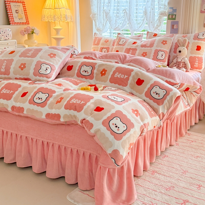 91家纺网 家纺一手货源 找家纺 金盛皇朝家纺 2025新款高克重印花牛奶绒床单床盖单件三件四件套 奶绒熊崽