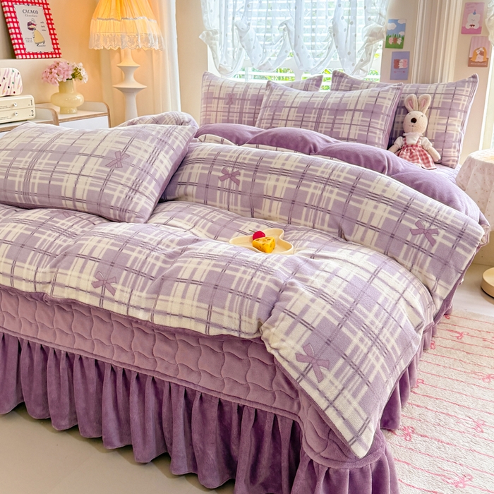 91家纺网 家纺一手货源 找家纺 金盛皇朝家纺 2025新款高克重印花牛奶绒床单床盖单件三件四件套 紫格花韵