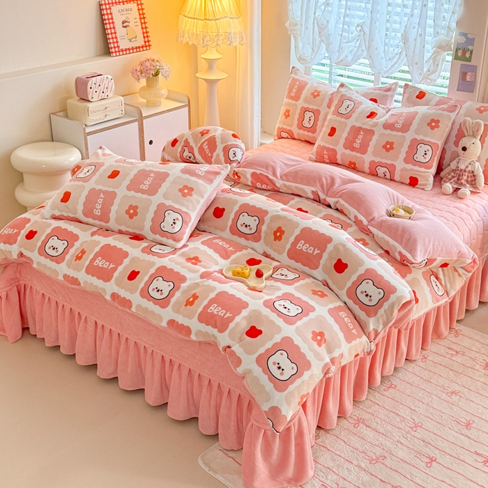 91家纺网 家纺一手货源 找家纺 金盛皇朝家纺 2025新款高克重印花牛奶绒床单床盖单件三件四件套 奶绒熊崽