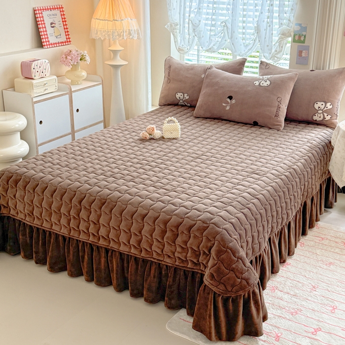 91家纺网 家纺一手货源 找家纺 金盛皇朝家纺 2025新款高克重印花牛奶绒床单床盖单件三件四件套 波点蝴蝶