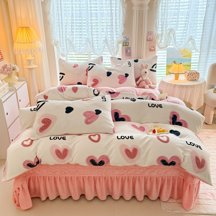 91家纺网 家纺一手货源 找家纺 金盛皇朝家纺 2025新款高克重印花牛奶绒床单床盖单件三件四件套 爱心Love