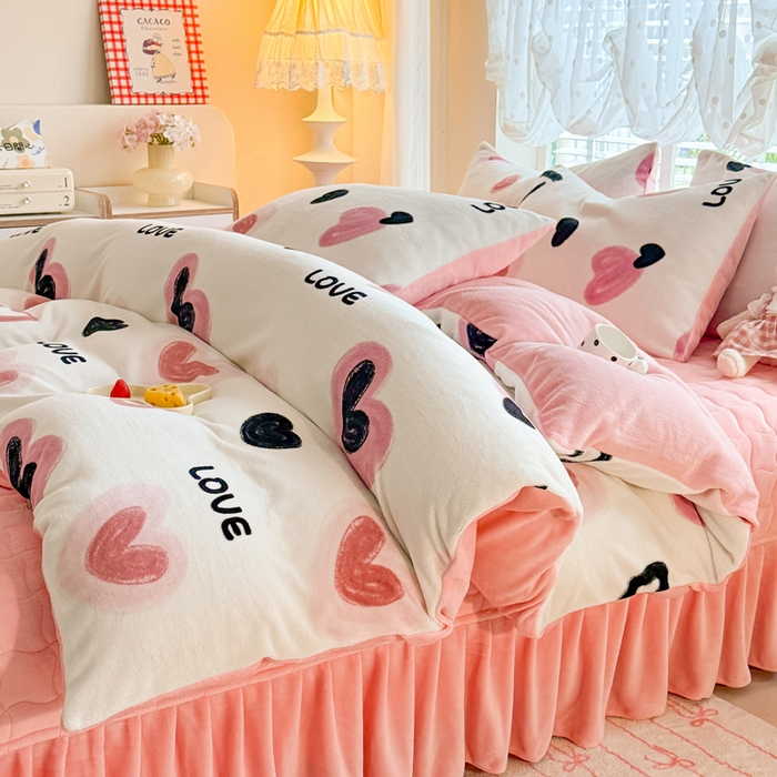 91家纺网 家纺一手货源 找家纺 金盛皇朝家纺 2025新款高克重印花牛奶绒床单床盖单件三件四件套 爱心Love