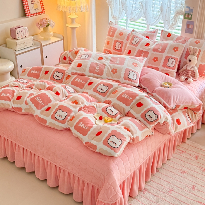 91家纺网 家纺一手货源 找家纺 金盛皇朝家纺 2025新款高克重印花牛奶绒床单床盖单件三件四件套 奶绒熊崽