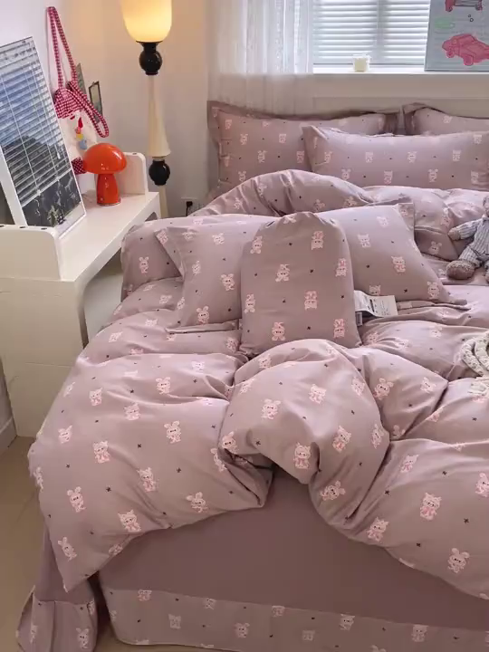 91家纺网 家纺一手货源 找家纺 梦莱斯 2025新款韩国小布袋古法云感棉四件套 拉布布粉