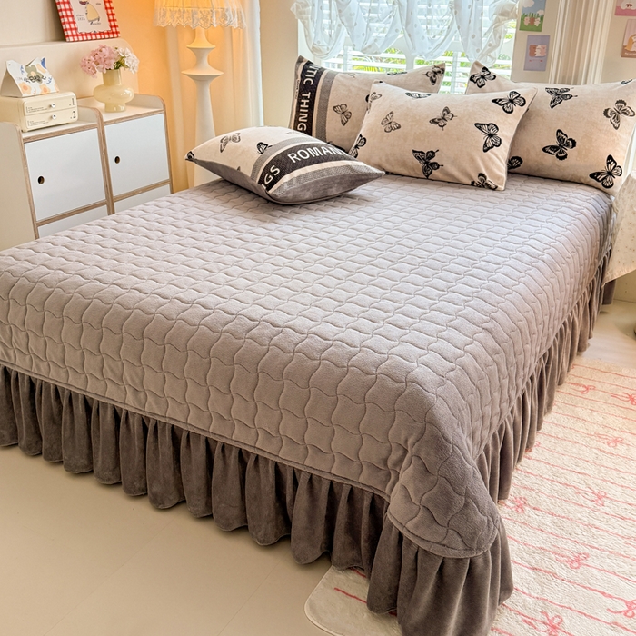 91家纺网 家纺一手货源 找家纺 金盛皇朝家纺 2025新款高克重印花牛奶绒床单床盖单件三件四件套 蝶蝶翩翩