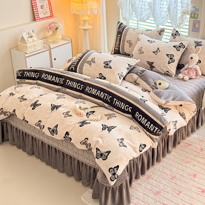 91家纺网 家纺一手货源 找家纺 金盛皇朝家纺 2025新款高克重印花牛奶绒床单床盖单件三件四件套 蝶蝶翩翩