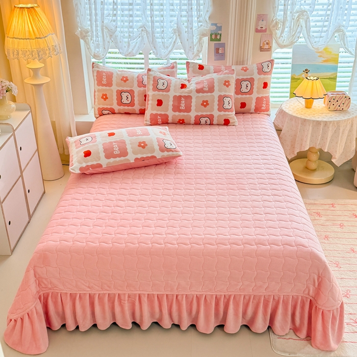 91家纺网 家纺一手货源 找家纺 金盛皇朝家纺 2025新款高克重印花牛奶绒床单床盖单件三件四件套 奶绒熊崽