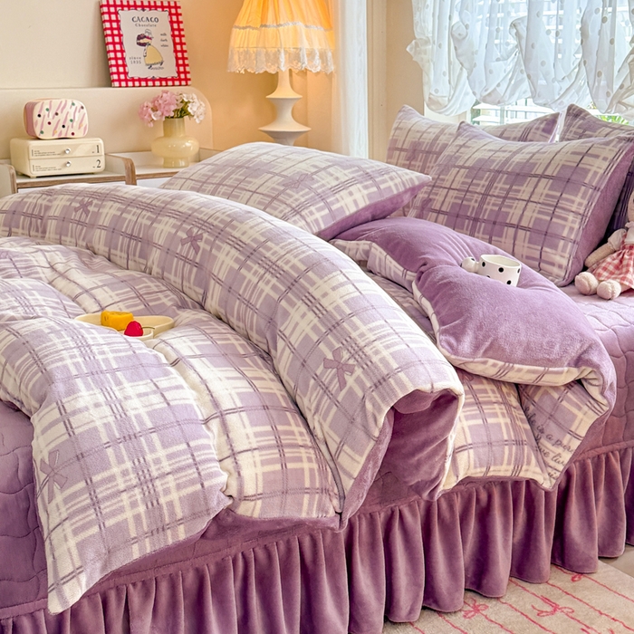 91家纺网 家纺一手货源 找家纺 金盛皇朝家纺 2025新款高克重印花牛奶绒床单床盖单件三件四件套 紫格花韵