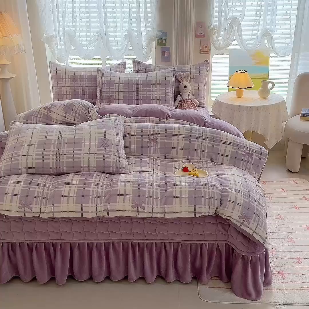 91家纺网 家纺一手货源 找家纺 金盛皇朝家纺 2025新款高克重印花牛奶绒床单床盖单件三件四件套 紫格花韵