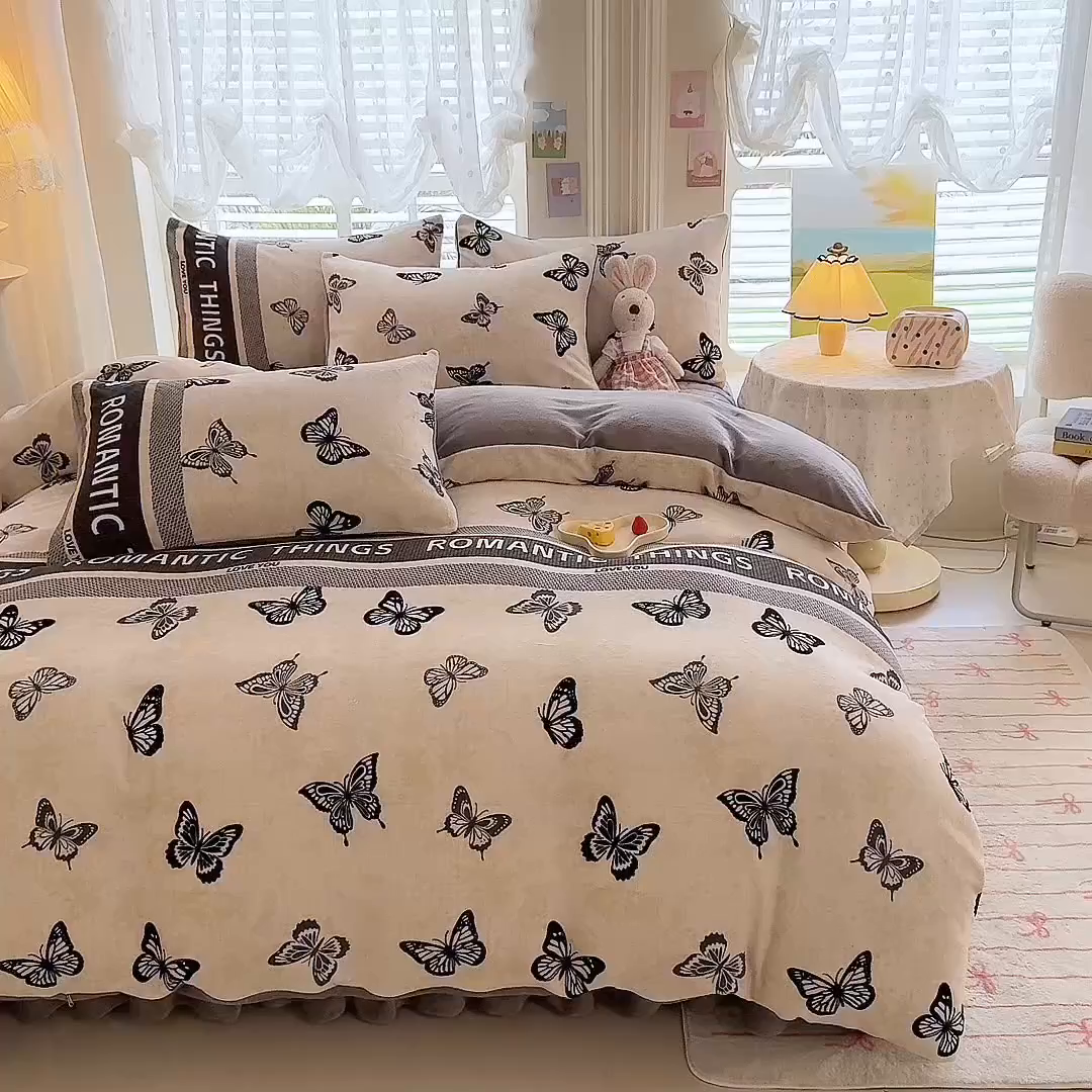 91家纺网 家纺一手货源 找家纺 金盛皇朝家纺 2025新款高克重印花牛奶绒床单床盖单件三件四件套 蝶蝶翩翩