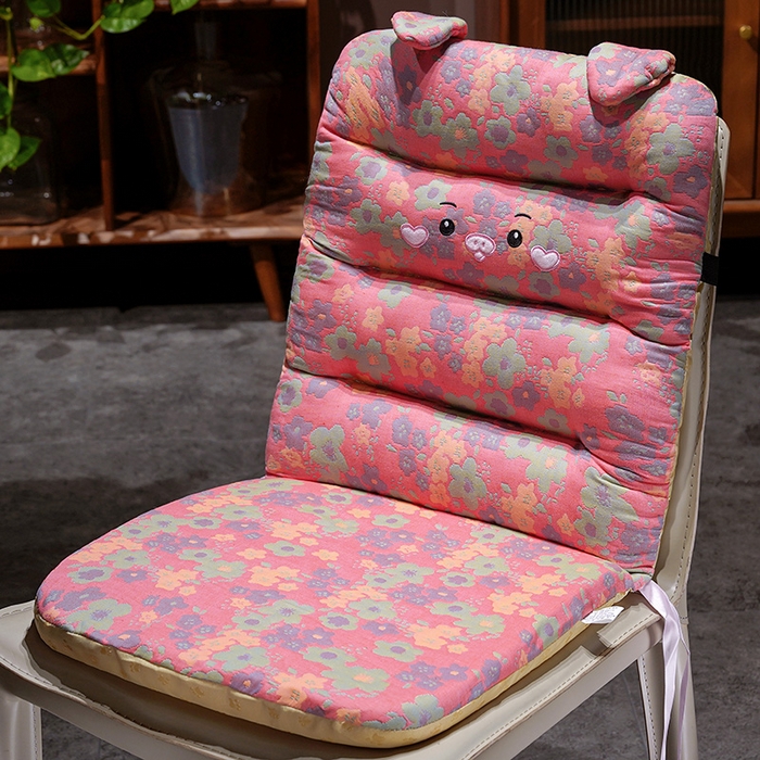 91家纺网 家纺一手货源 找家纺 仟亿莱 2025新款三维立体PP棉三层纱横条连体坐垫 横条碎花小猪