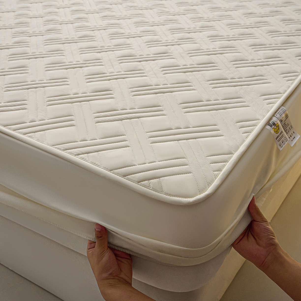 91家纺网 家纺一手货源 找家纺 小叮当家纺仓储工厂店 2025新款A类原棉大豆防水床笠单品床笠单件单床笠隔尿夹棉床笠床垫保护罩外贸跨境 迷宫-米白