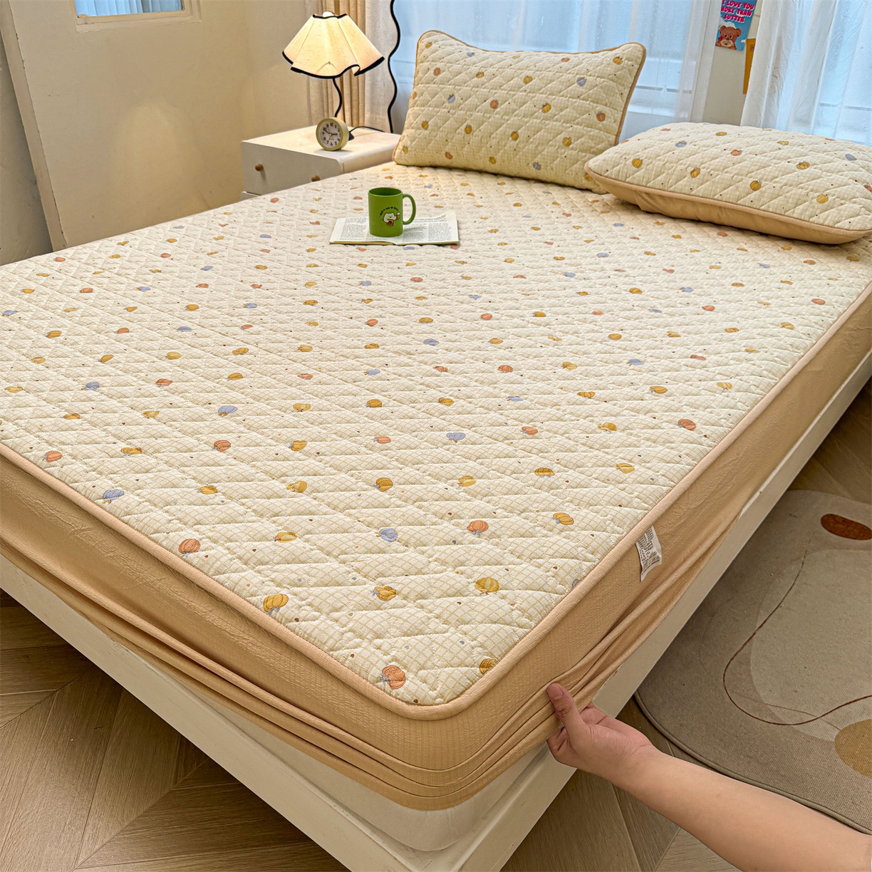 91家纺网 家纺一手货源 找家纺 （总）雯豆家纺 2025新款复古风皱皱棉印花夹棉床笠三件套加厚床垫保护套