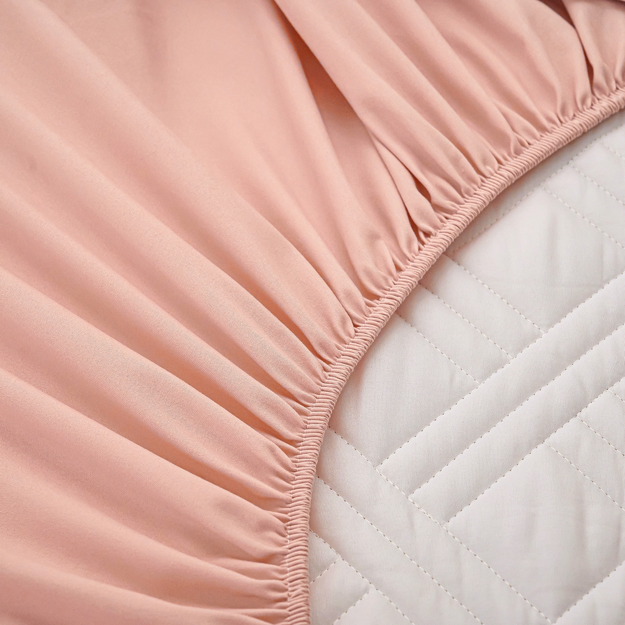 91家纺网 家纺一手货源 找家纺 小叮当家纺仓储工厂店 2025新款A类原棉大豆防水床笠单品床笠单件单床笠隔尿夹棉床笠床垫保护罩外贸跨境 迷宫-玉粉