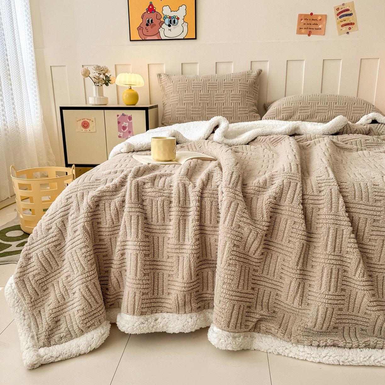 91家纺网 家纺一手货源 找家纺 牛魔王家居 2025新款华夫格提花双面绒毛毯羊羔绒毯子外贸跨境专供 毛毯 绒毯系列-卡其色