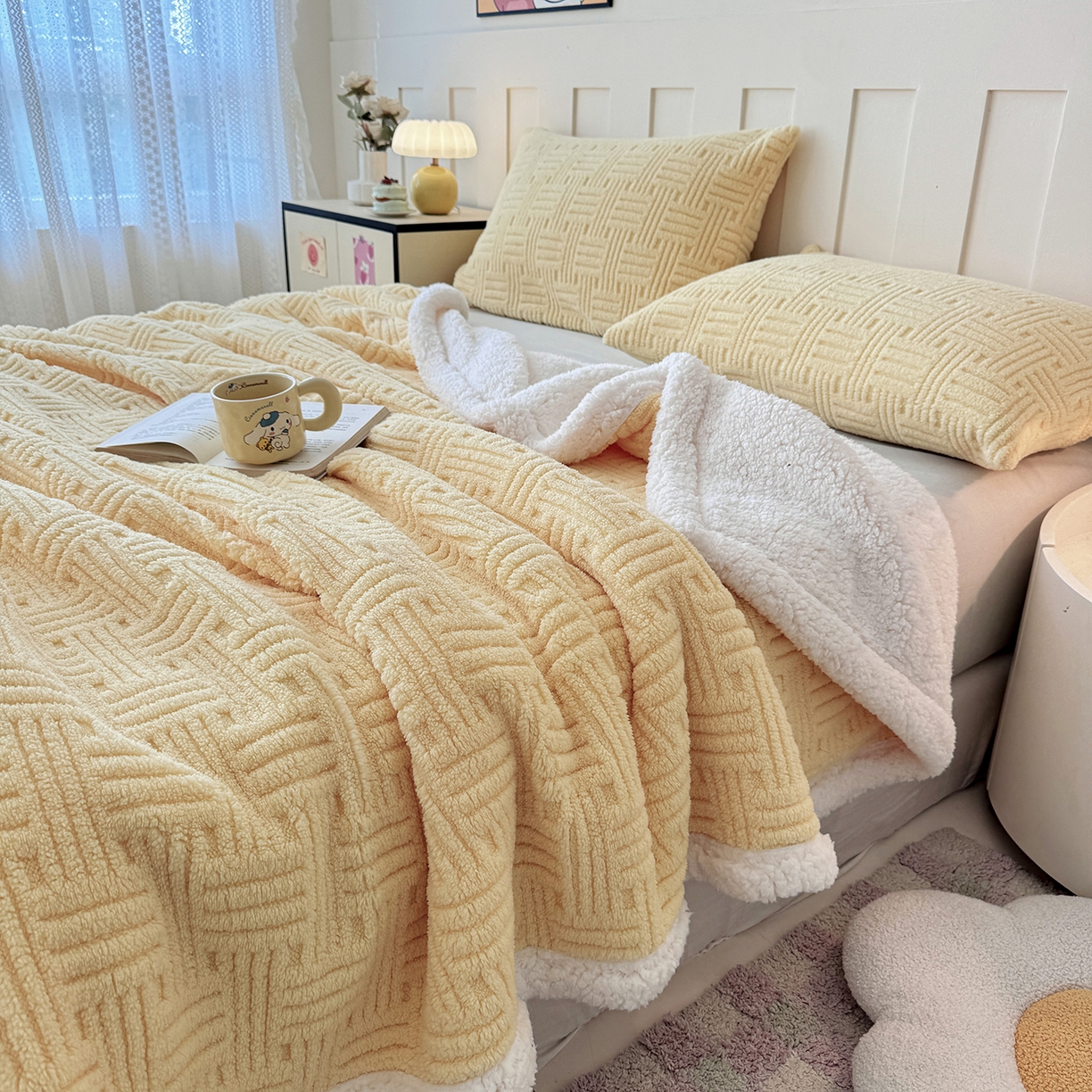 91家纺网 家纺一手货源 找家纺 牛魔王家居 2025新款华夫格提花双面绒毛毯羊羔绒毯子外贸跨境专供 毛毯 绒毯系列-米黄