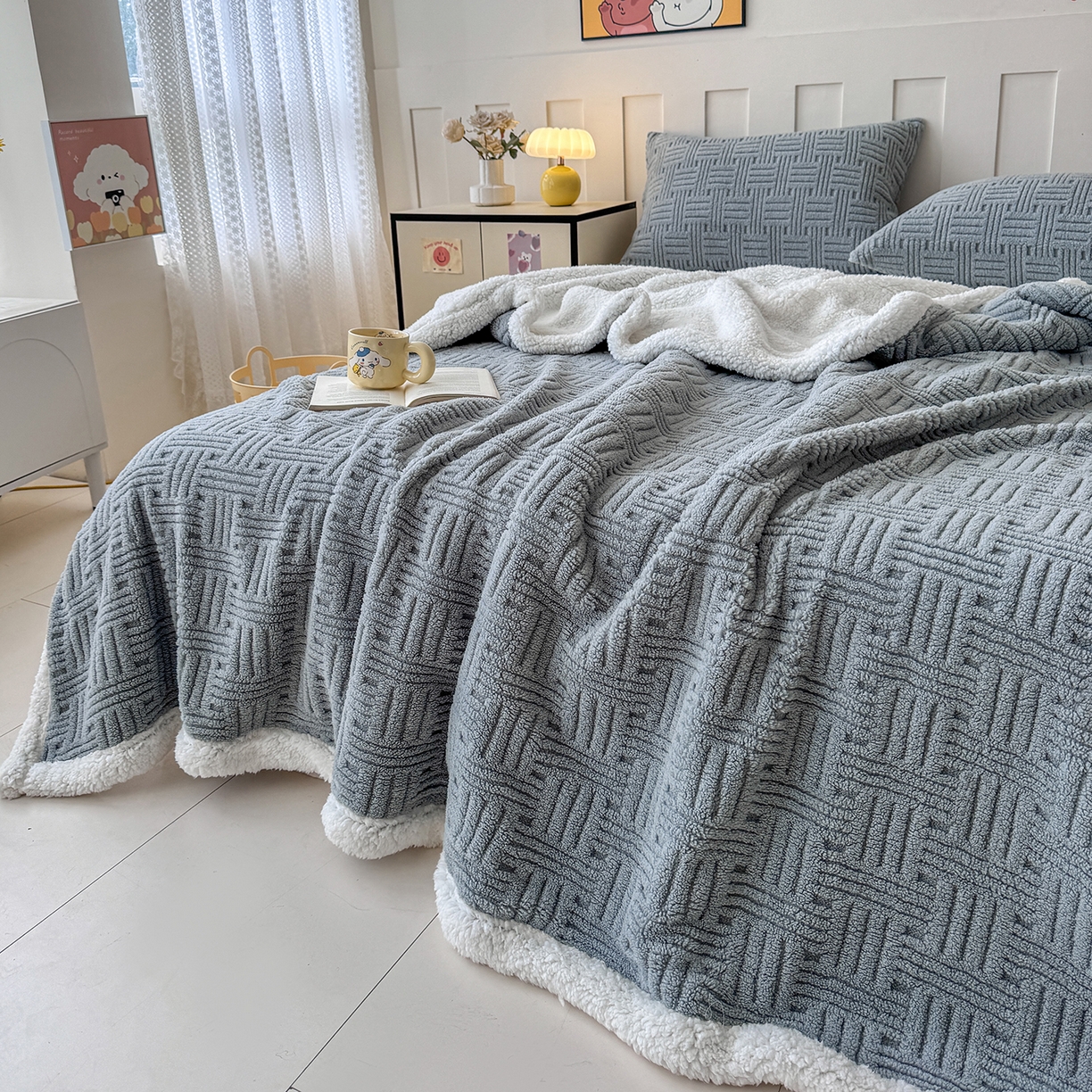 91家纺网 家纺一手货源 找家纺 牛魔王家居 2025新款华夫格提花双面绒毛毯羊羔绒毯子外贸跨境专供 毛毯 绒毯系列-雾霾灰