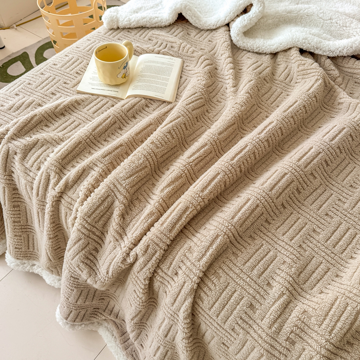 91家纺网 家纺一手货源 找家纺 牛魔王家居 2025新款华夫格提花双面绒毛毯羊羔绒毯子外贸跨境专供 毛毯 绒毯系列-卡其色