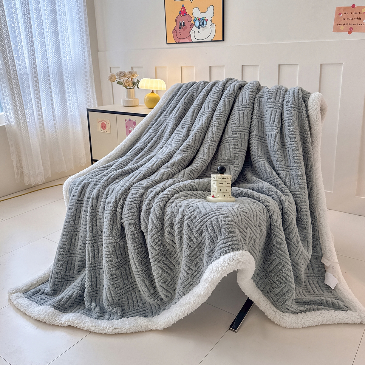 91家纺网 家纺一手货源 找家纺 牛魔王家居 2025新款华夫格提花双面绒毛毯羊羔绒毯子外贸跨境专供 毛毯 绒毯系列-冷灰