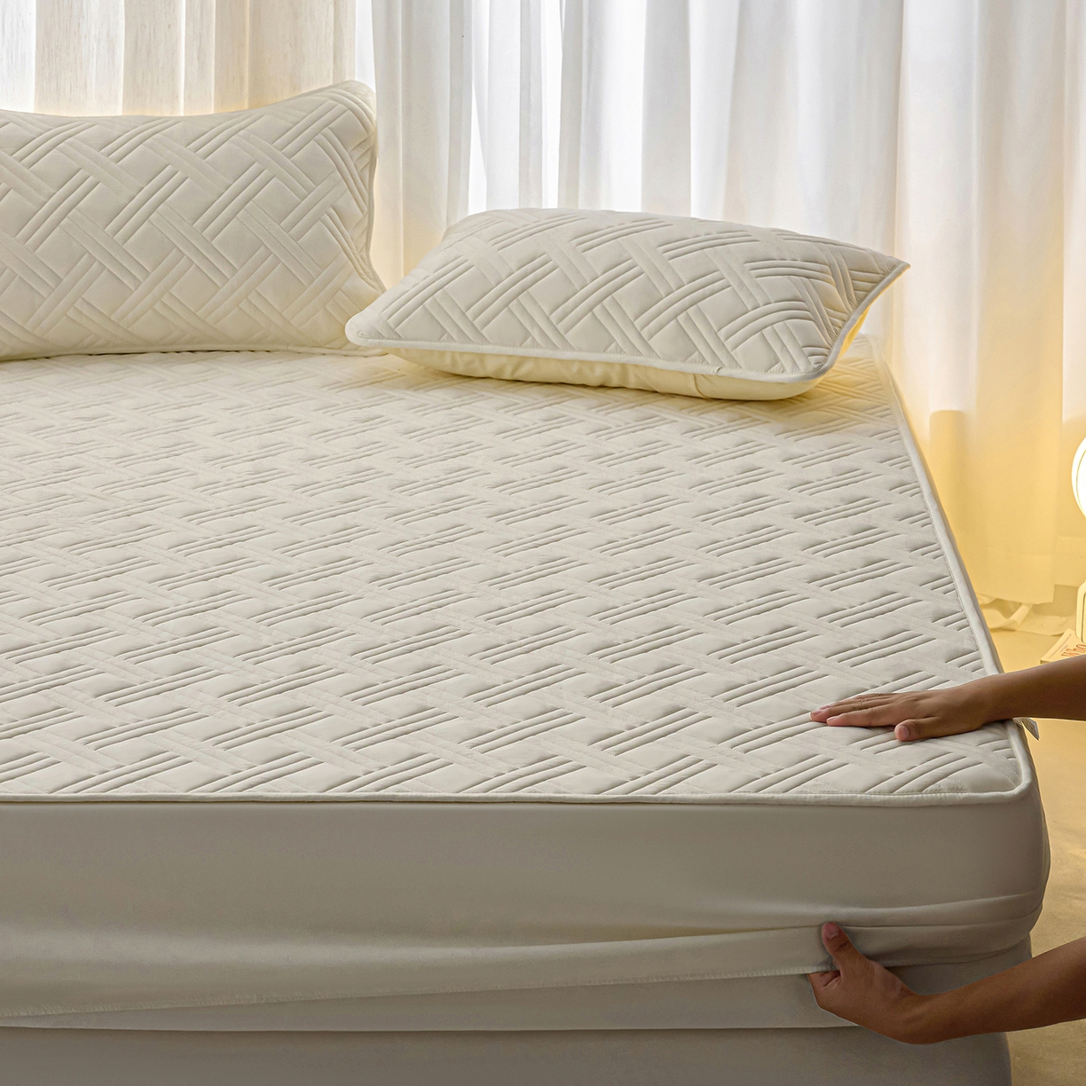 91家纺网 家纺一手货源 找家纺 小叮当家纺仓储工厂店 2025新款A类原棉大豆防水床笠单品床笠单件单床笠隔尿夹棉床笠床垫保护罩外贸跨境 迷宫-米白