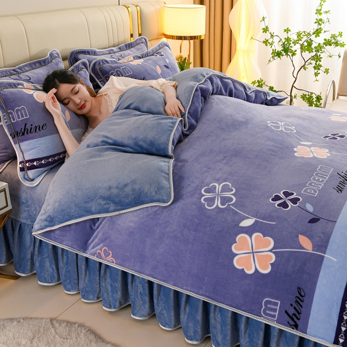 91家纺网 家纺一手货源 找家纺 沐妍家纺 2025新款8斤加厚保暖金貂绒牛奶绒印花四件套 四叶草