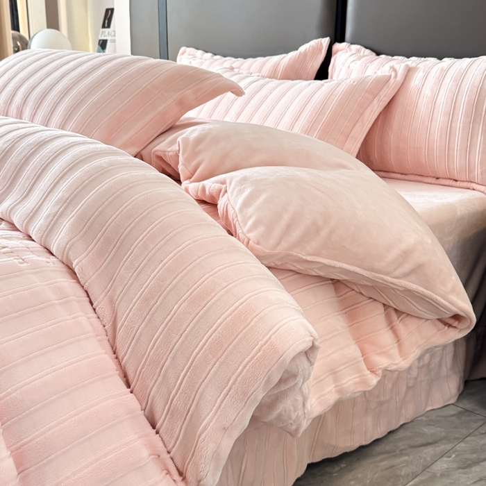 91家纺网 家纺一手货源 找家纺 保罗圣迪奥 2025新款230克牛奶绒四件套-布兰卡 布兰卡-浅粉色