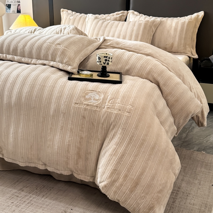 91家纺网 家纺一手货源 找家纺 保罗圣迪奥 2025新款230克牛奶绒四件套-布兰卡 浅咖