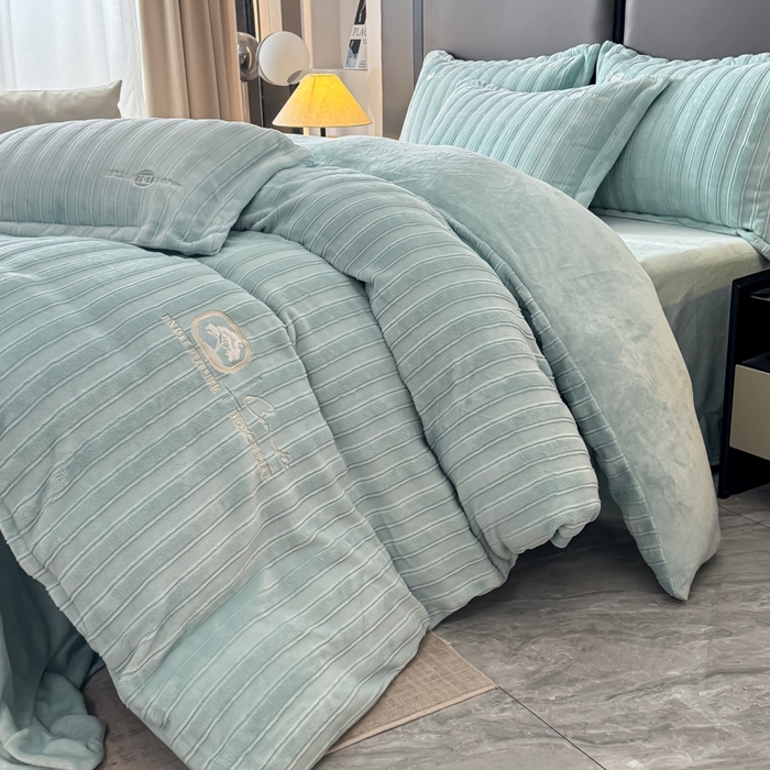 91家纺网 家纺一手货源 找家纺 保罗圣迪奥 2025新款230克牛奶绒四件套-布兰卡 布兰卡-蓝色