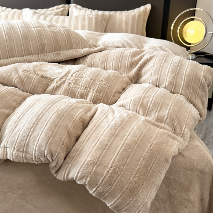 91家纺网 家纺一手货源 找家纺 保罗圣迪奥 2025新款230克牛奶绒四件套-布兰卡 浅咖