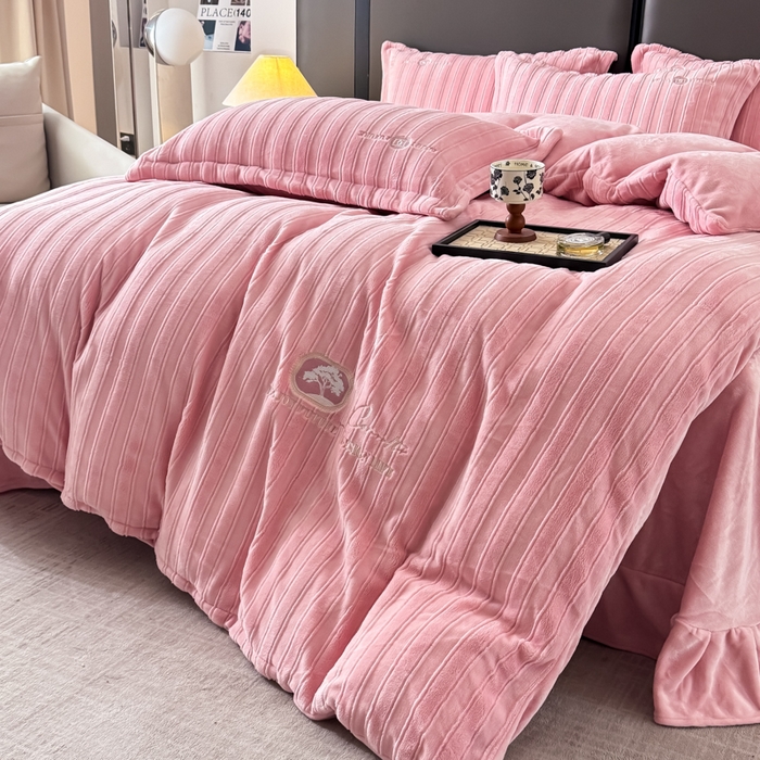 91家纺网 家纺一手货源 找家纺 保罗圣迪奥 2025新款230克牛奶绒四件套-布兰卡 深粉色