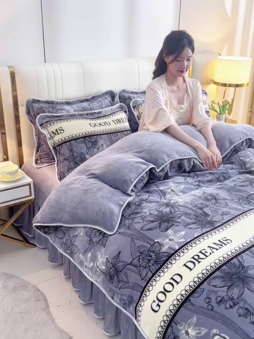 91家纺网 家纺一手货源 找家纺 沐妍家纺 2025新款8斤加厚保暖金貂绒牛奶绒印花四件套 雅韵