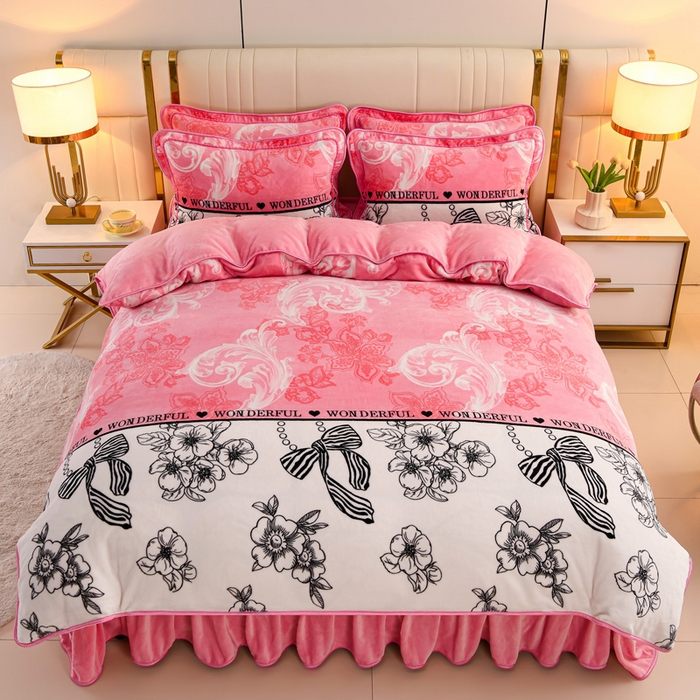 91家纺网 家纺一手货源 找家纺 沐妍家纺 2025新款8斤加厚保暖金貂绒牛奶绒印花四件套 优雅恋人