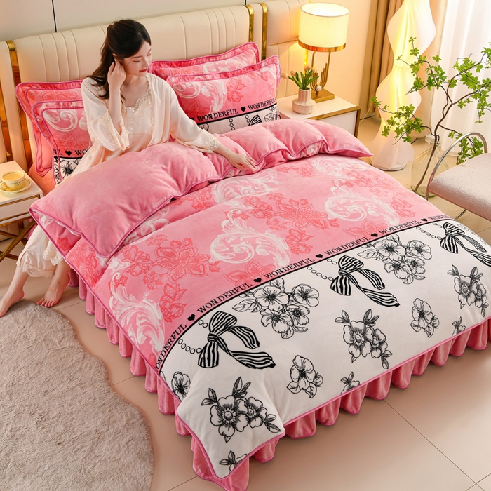 91家纺网 家纺一手货源 找家纺 沐妍家纺 2025新款8斤加厚保暖金貂绒牛奶绒印花四件套 优雅恋人