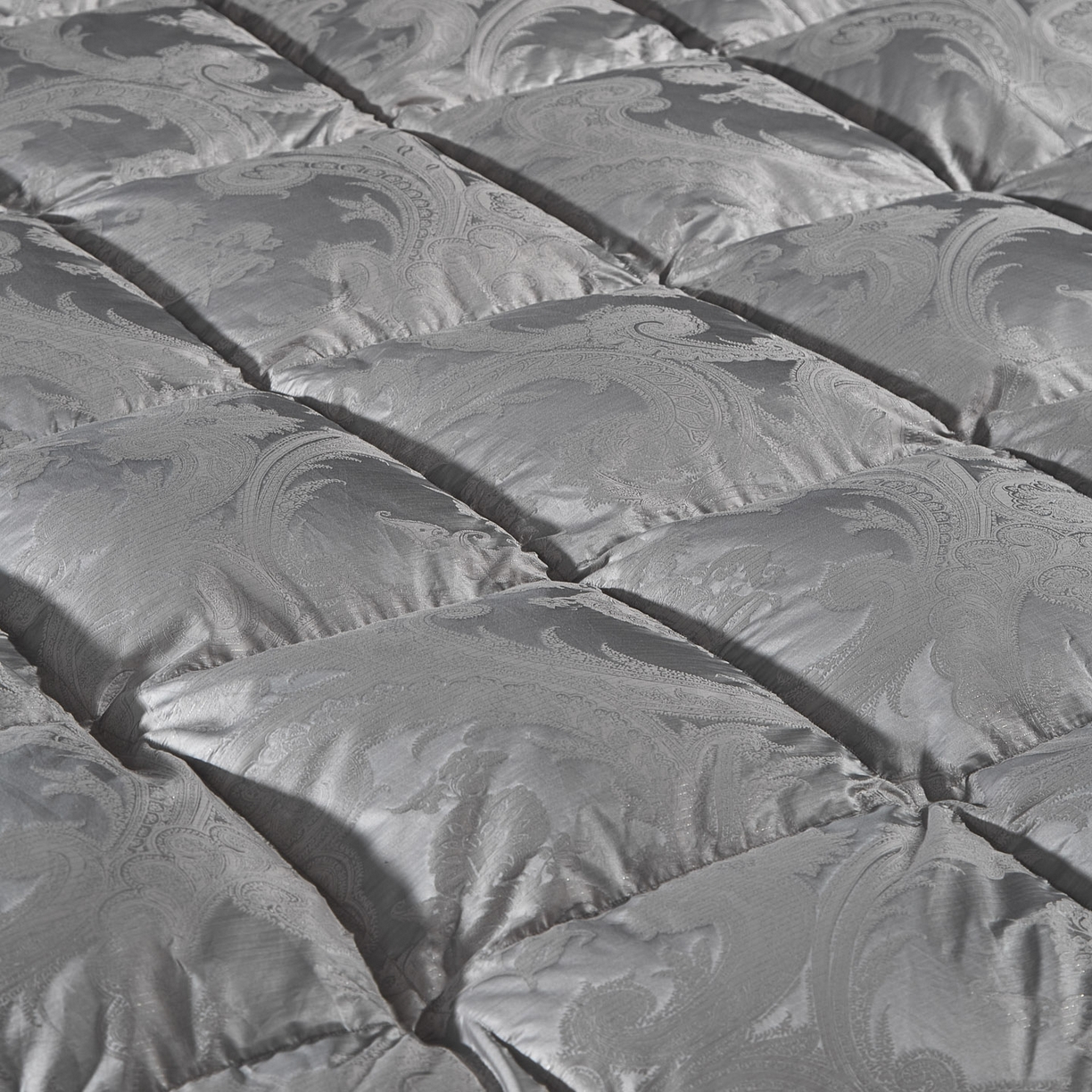 91家纺网 家纺一手货源 找家纺 暖羽屋羽绒馆 2025新款95鹅绒被180s大提花 带质检 婚庆双人羽绒被芯 2米羽绒被子 D浮云 银白