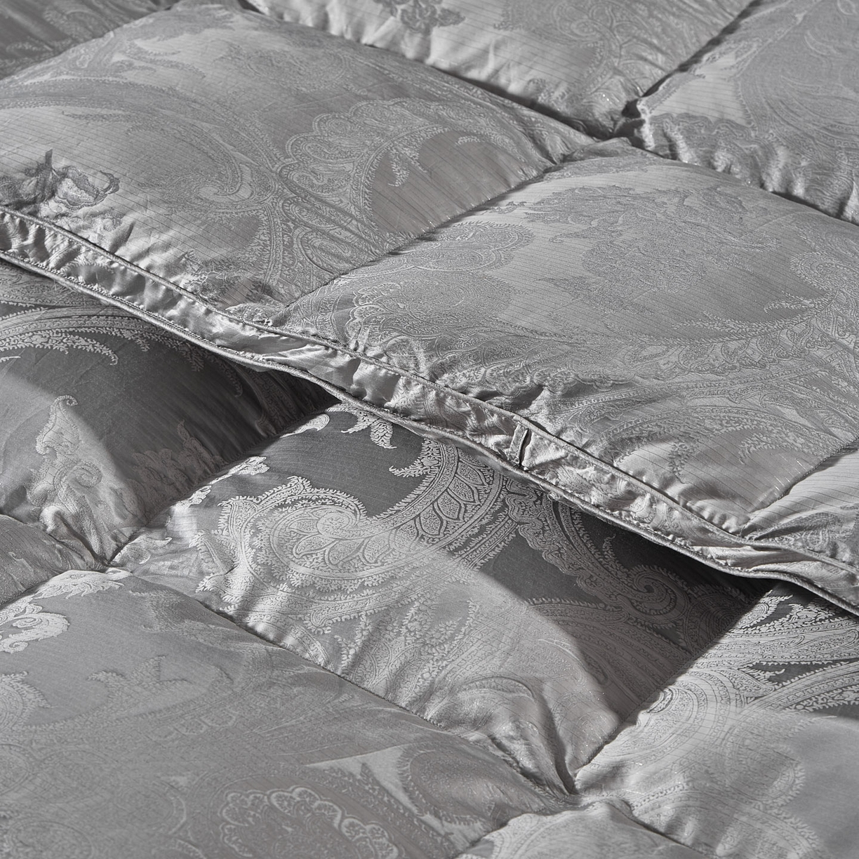 91家纺网 家纺一手货源 找家纺 暖羽屋羽绒馆 2025新款95鹅绒被180s大提花 带质检 婚庆双人羽绒被芯 2米羽绒被子 D浮云 银白