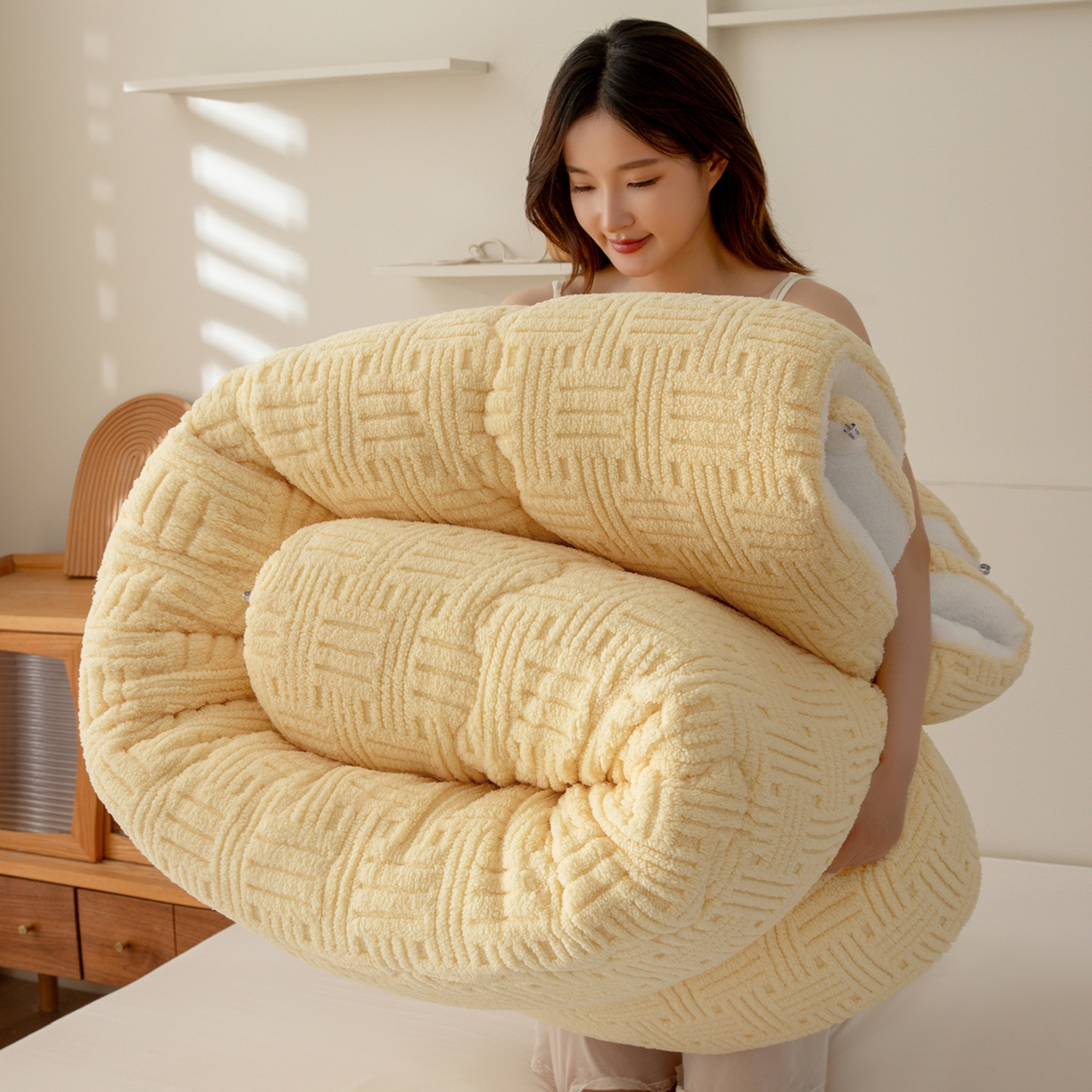 91家纺网 家纺一手货源 找家纺 （总）牛魔王家居 2025新款加厚保暖羊羔绒冬被被子舒棉绒提花塔芙绒外贸跨境专供