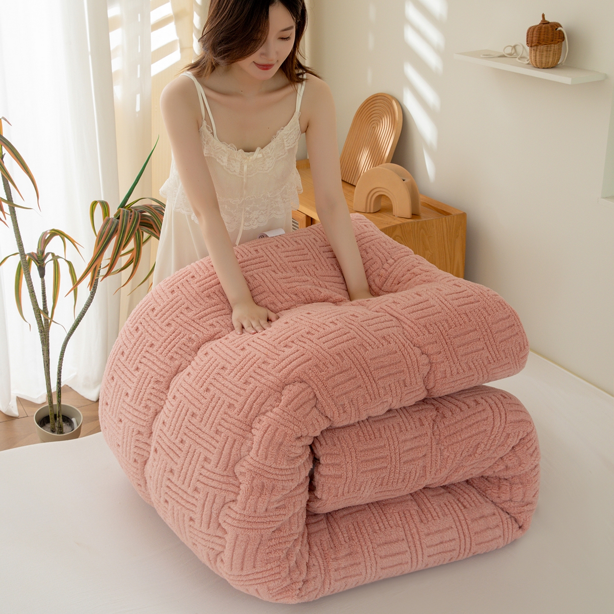 91家纺网 家纺一手货源 找家纺 （总）牛魔王家居 2025新款加厚保暖羊羔绒冬被被子舒棉绒提花塔芙绒外贸跨境专供