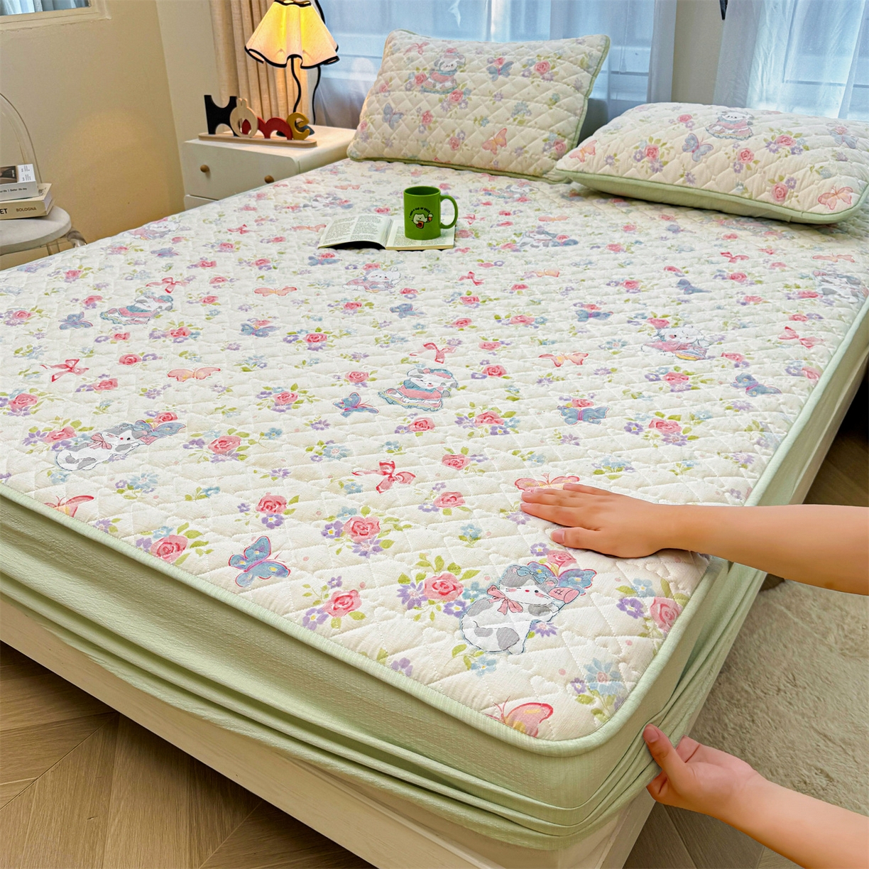 91家纺网 家纺一手货源 找家纺 （总）雯豆家纺 2025新款复古风皱皱棉印花夹棉床笠三件套加厚床垫保护套