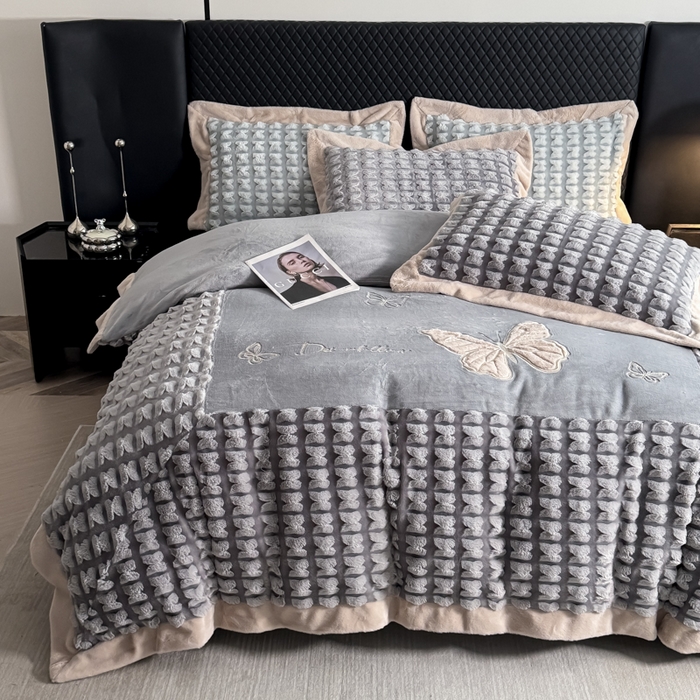 91家纺网 家纺一手货源 找家纺 保罗圣迪奥 2025新款350克剪花牛奶绒四件套-三拼角蝴蝶 三拼角蝴蝶-深灰